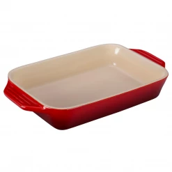 Le Creuset Rectangular 1.8-Quart Dish - Cerise