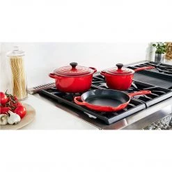 Le Creuset 11.75'' Signature Skillet - Cerise