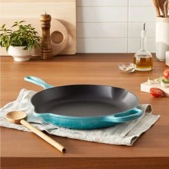 COOKWARE Le Creuset 11.75'' Signature Skillet - Caribbean