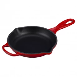 COOKWARE Le Creuset Signature 6.33'' Skillet - Cerise