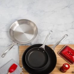 Le Creuset 6.75" X 5" X 3.5" Heritage Butter Dish - Cerise 11 Le Creuset 6.75