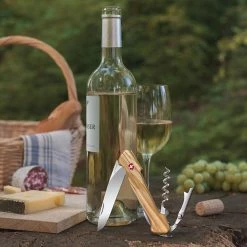 CUTLERY Victorinox Swiss Army Knife, Wine Master With Leather Pouch, Olive