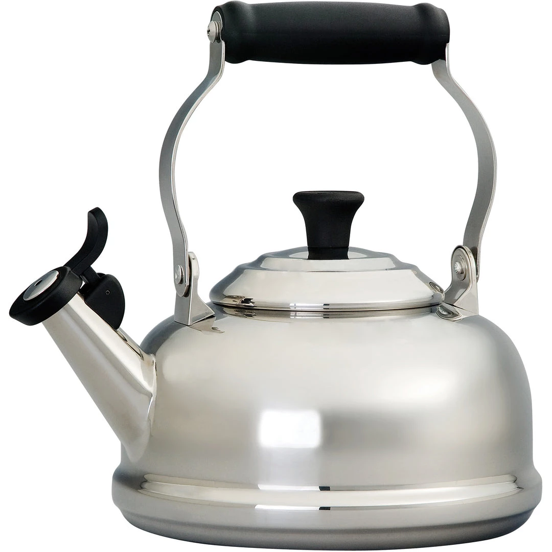 Le Creuset Classic 1.8-Quart Whistling Kettle 3 Le Creuset Classic 1.8-Quart Whistling Kettle