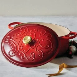 Le Creuset Noel Collection: Signature Oval Dutch Oven - Applique W/ Gold Knob
